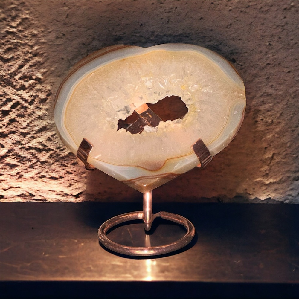 Druzy Agate Heart w/Stand